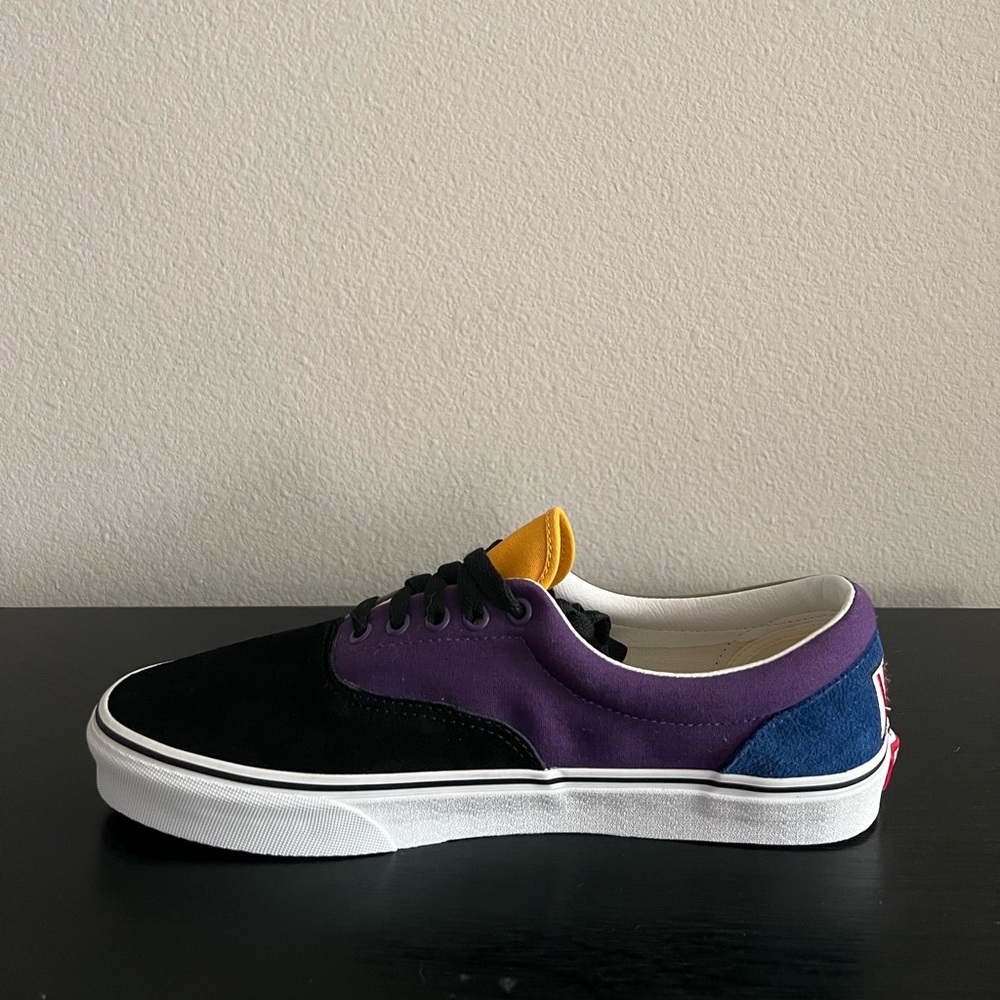 Era Vans - image 4